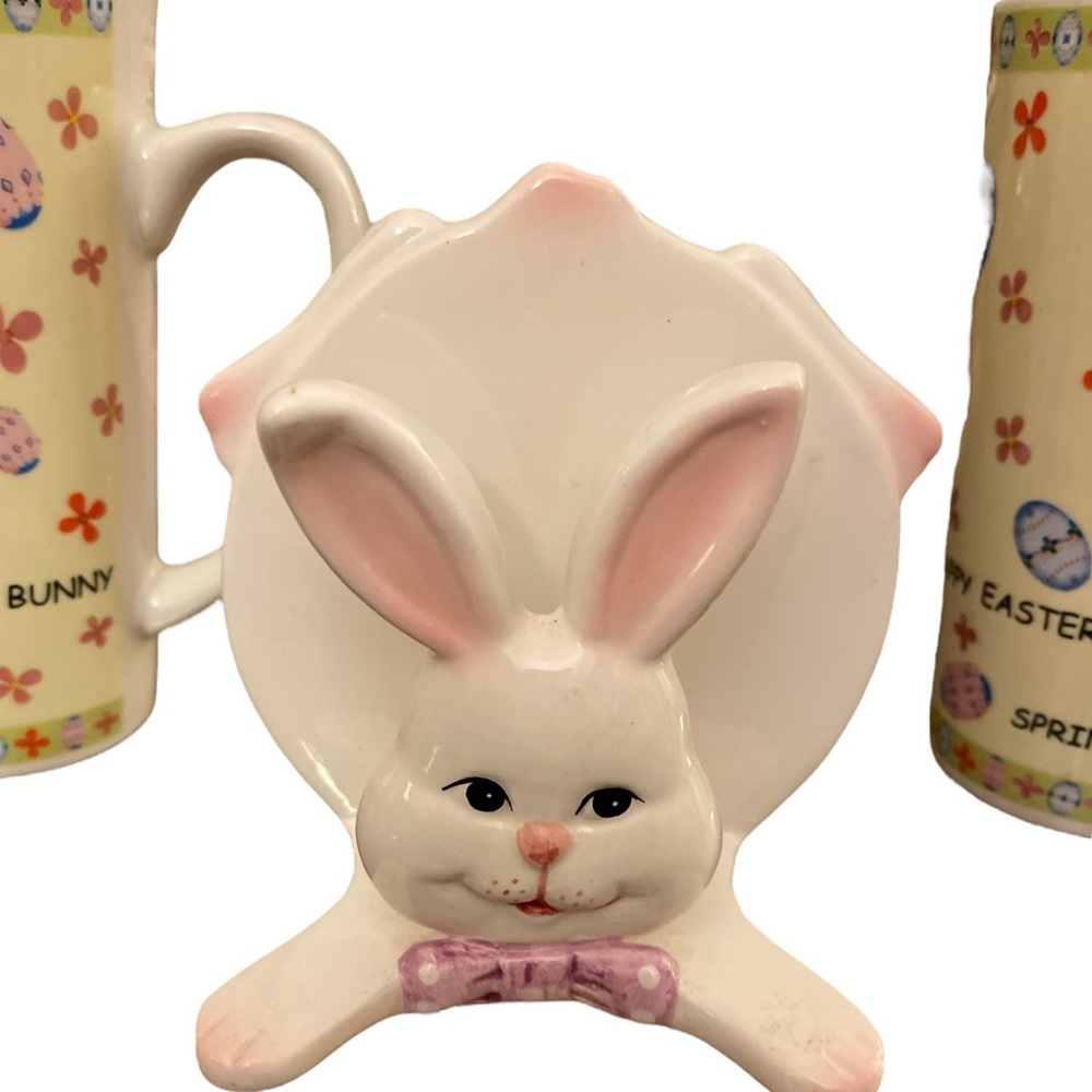 Set Of Bunny/Easter Themed Ceramic Napkin Holder And 2 Tall Mugs Unbranded